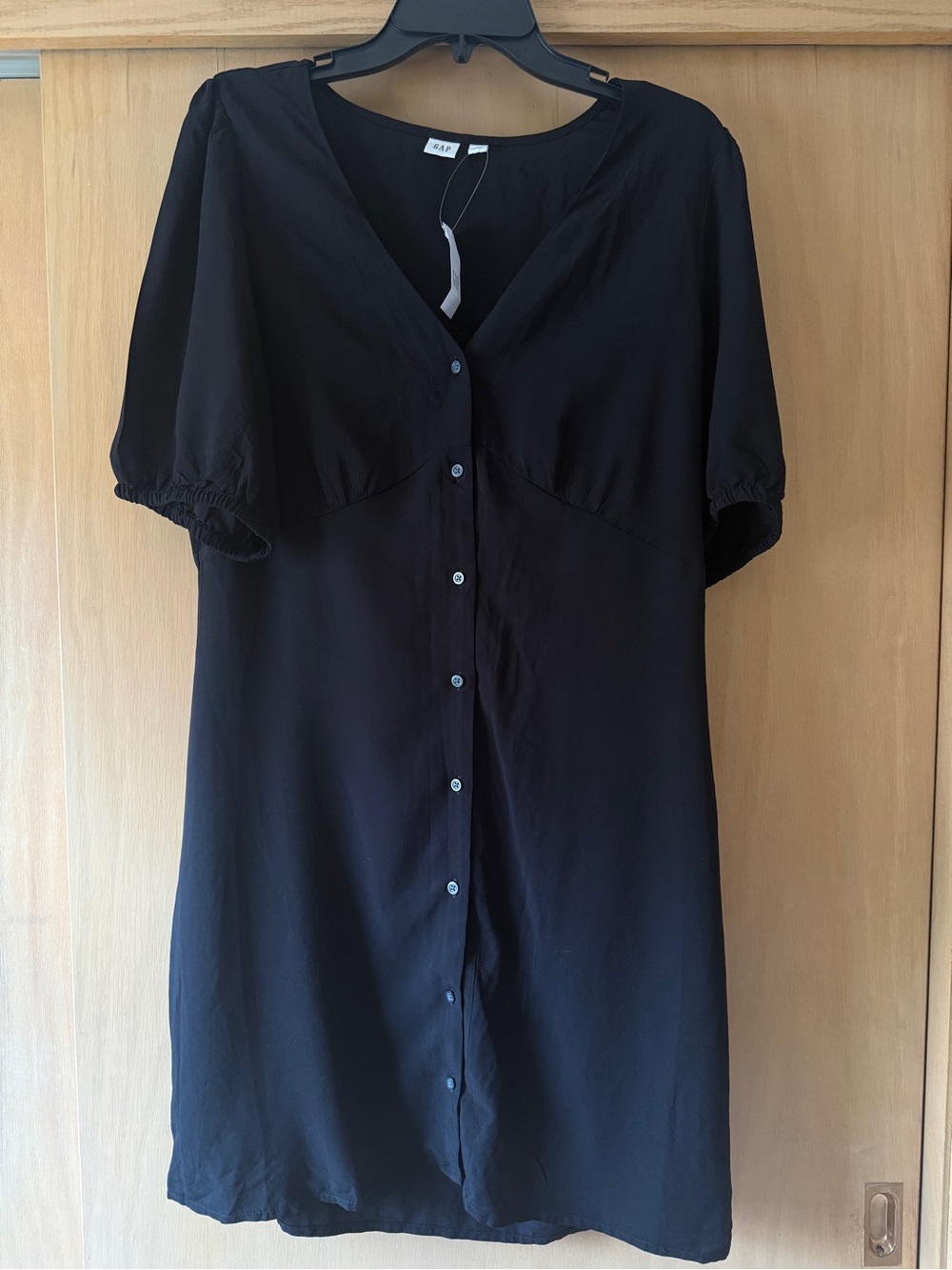 Large Gap Black Button-Front Puff Sleeve Women's Top